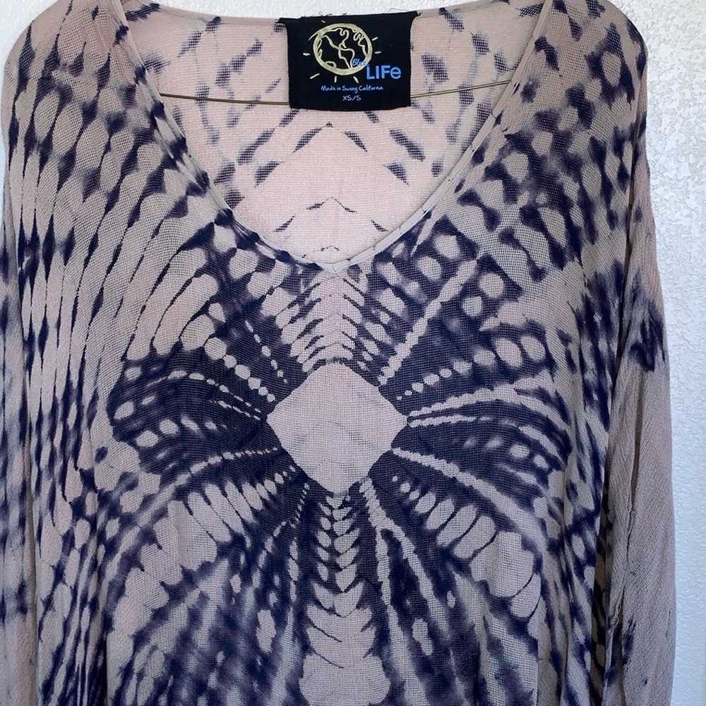 BLUE LIFE tunic Women's XS/S, tan with navy tie dye pattern; oversized. EUC - Picture 5 of 14